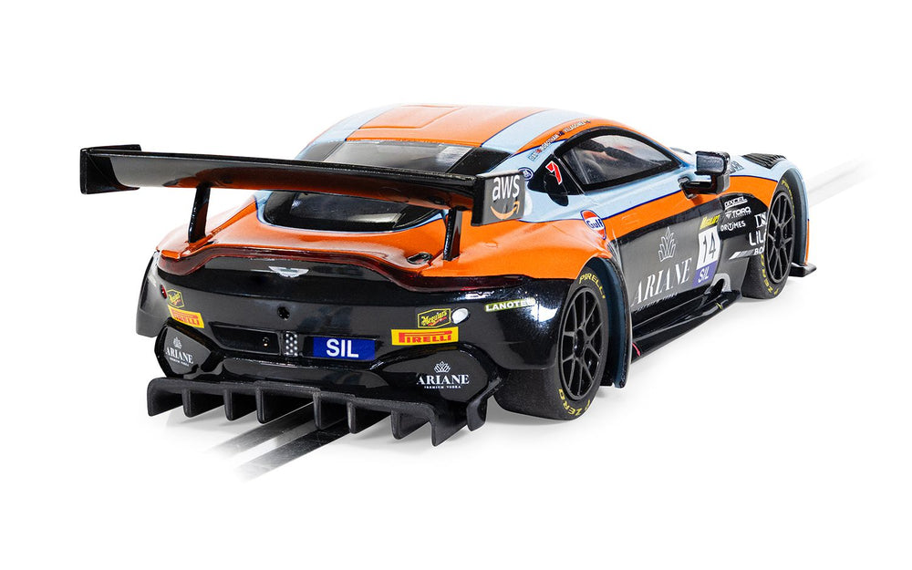 Scalextric Digital C4655 Aston Martin GT3 Vantage - Bathurst 2025 - Gulf Edition