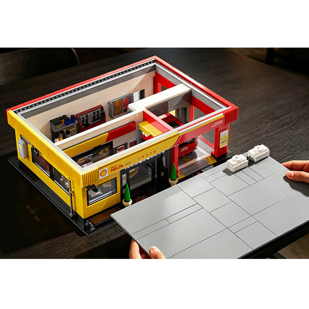 CaDA Shell Service Station with Car 1:24 Brick Model 1697pcs 66025W