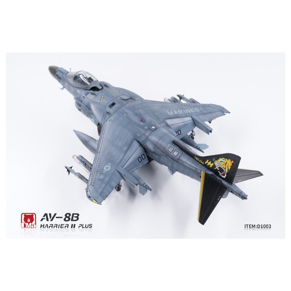 UMa Model D1003 AV-8B Harrier II PLUS VMA-542 "Tigers" Squadron 1:48 Model Kit