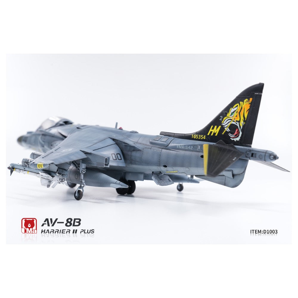 UMa Model D1003 AV-8B Harrier II PLUS VMA-542 "Tigers" Squadron 1:48 Model Kit