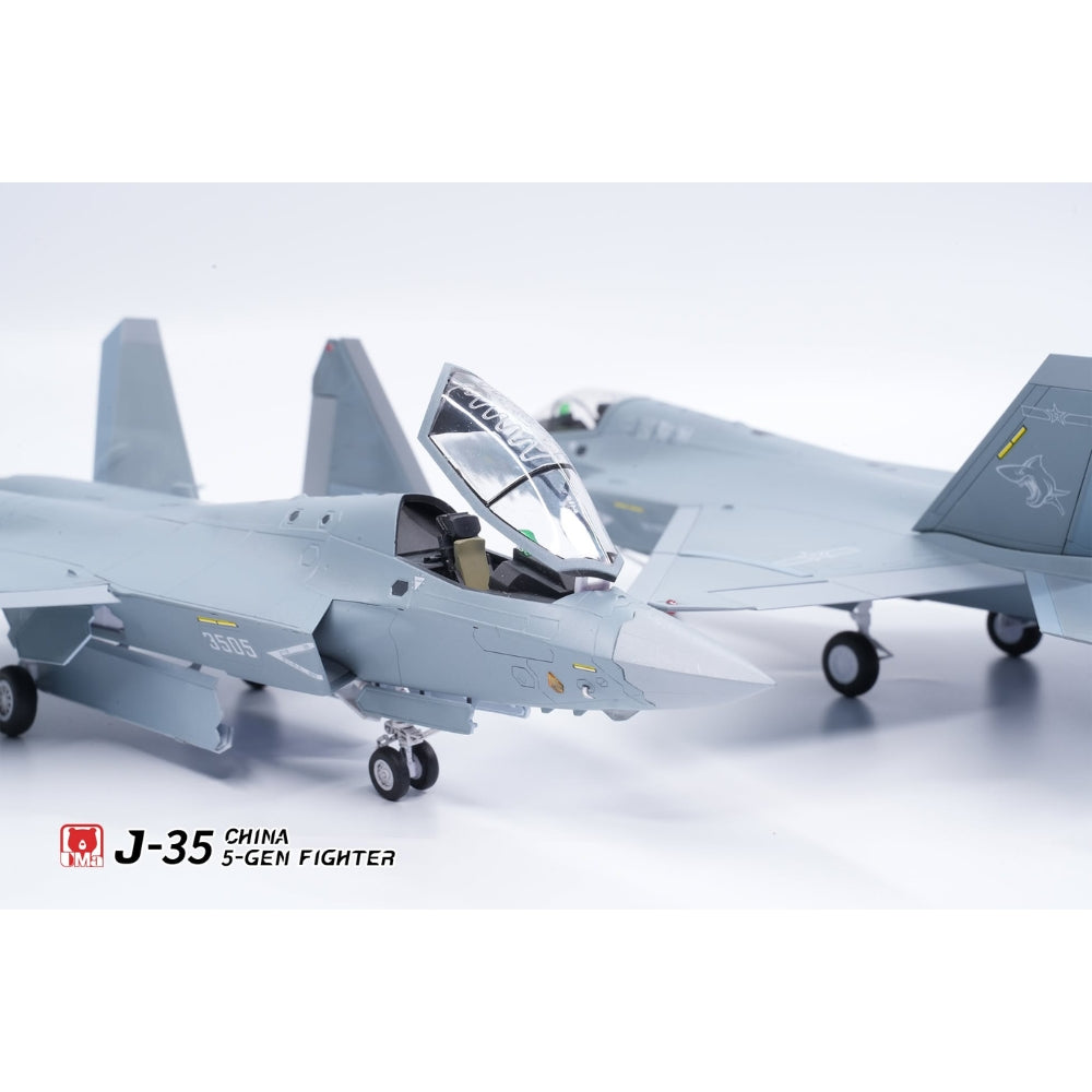 UMa Model D7001 J-35A & J-35 Chinese Fighter Twin Pack 1:72 Model Kit
