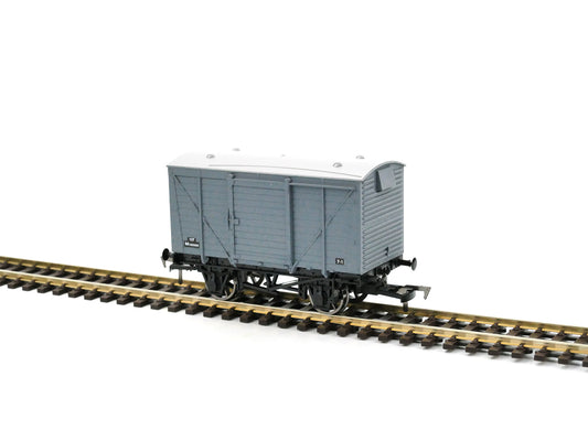 Dapol Ventilated Van BR Grey M183326 4F-011-044 OO Gauge
