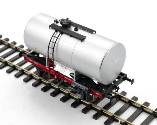 Dapol 7F-062-001 14t Anchor Mounted Class A Tank Wagon British Petroleum O Gauge