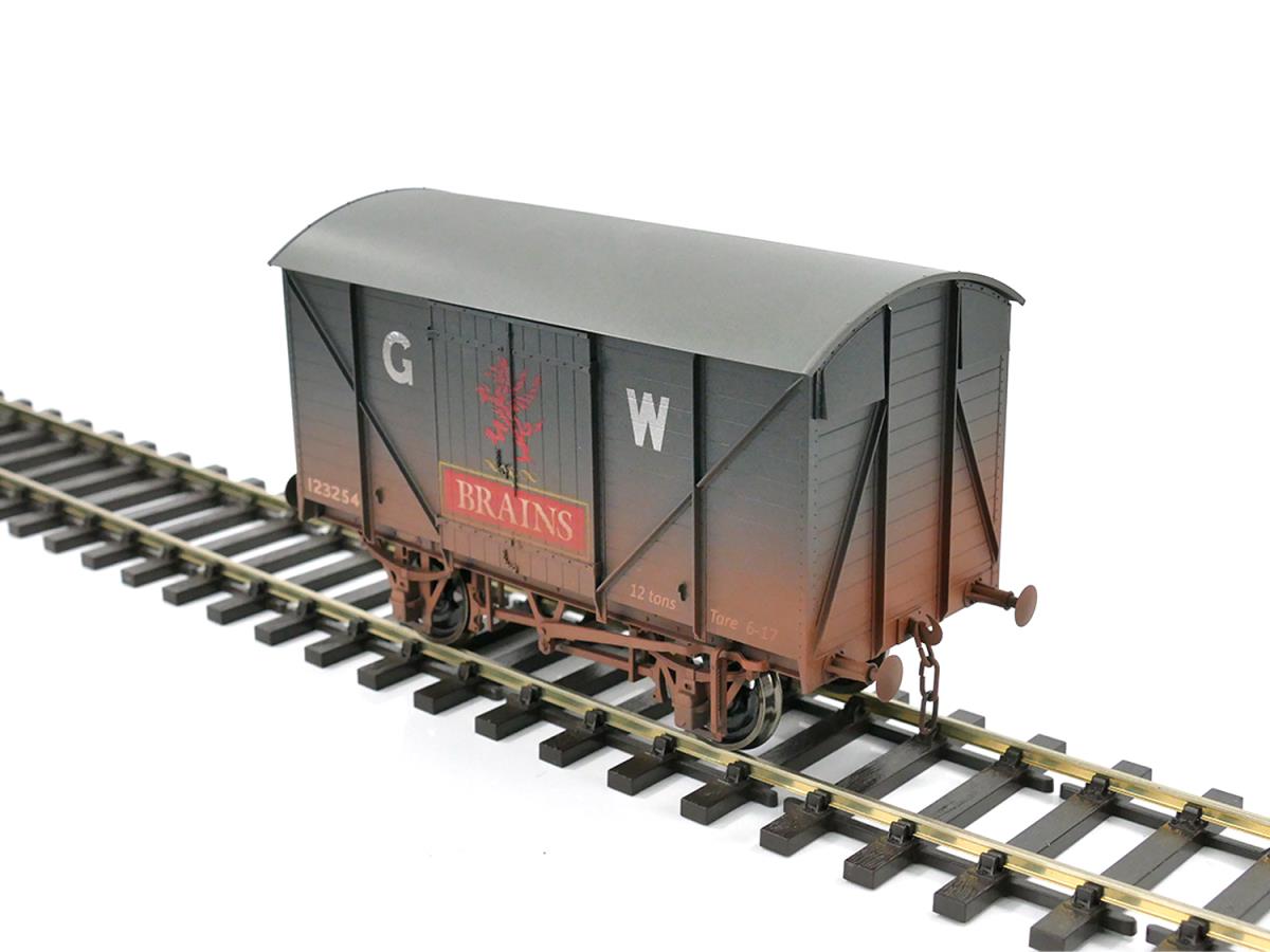 Dapol 7F-066-006W GW Standard 12t Van Grey Brains SA 123254 Weathered O Gauge