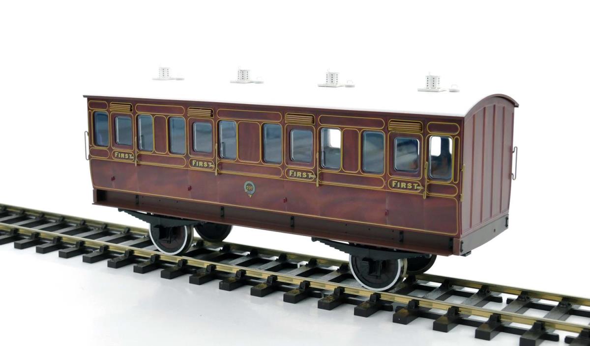 Dapol 7P-020-400L  Stroudley 4whl Suburban 1st 707 Mahogany Lit O Gauge