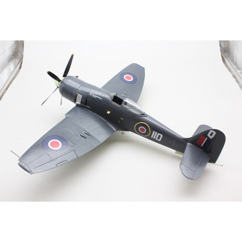 DBMK Hawker Sea Fury FB Mk.11 1:32 Model Kit DBMK32002
