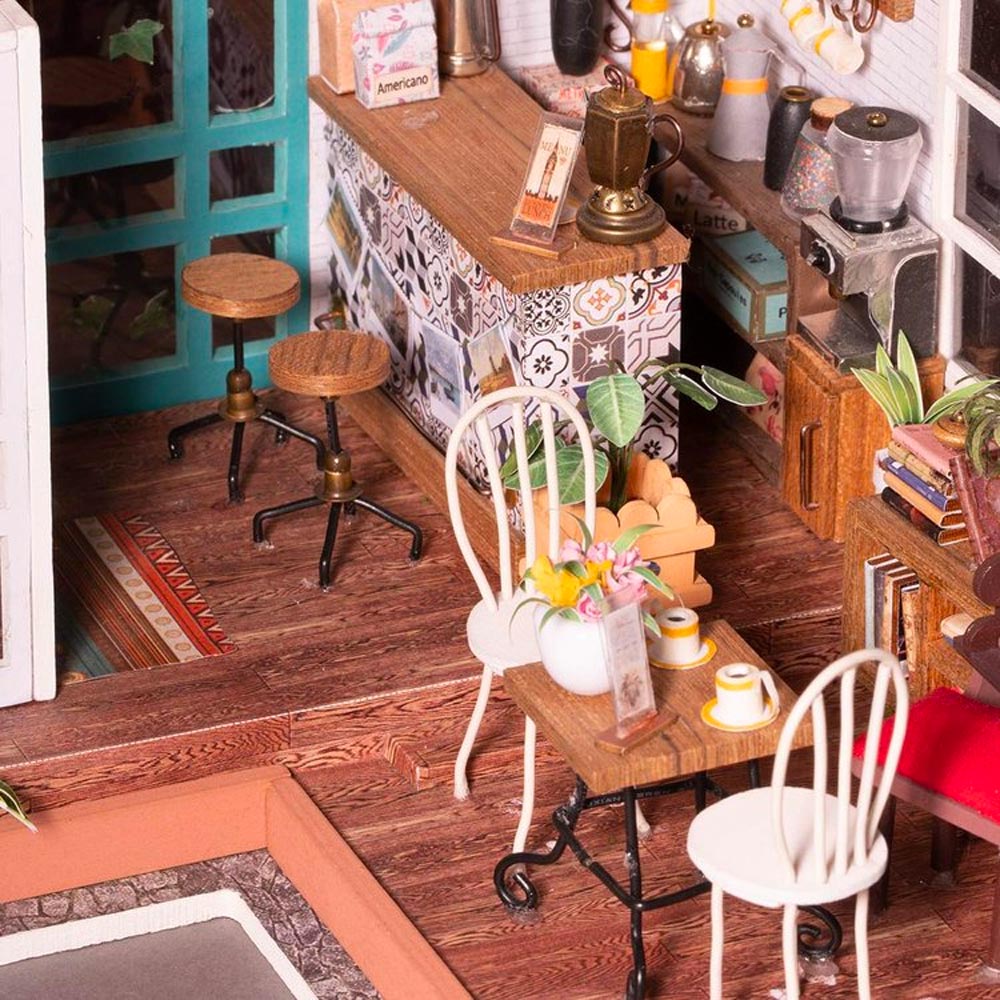 ROBOTIME Rolife Simon's Coffee 1:24 DIY Miniature Dollhouse DG109