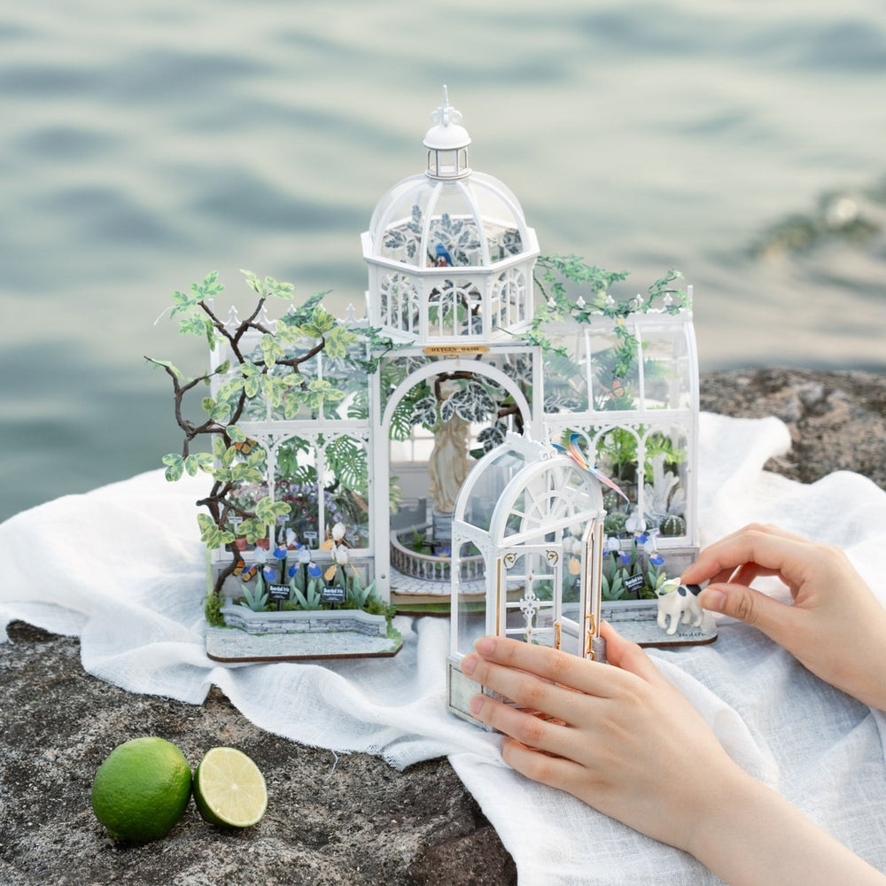 Rolife Oxygen Oasis DIY Miniature House Kit DH102