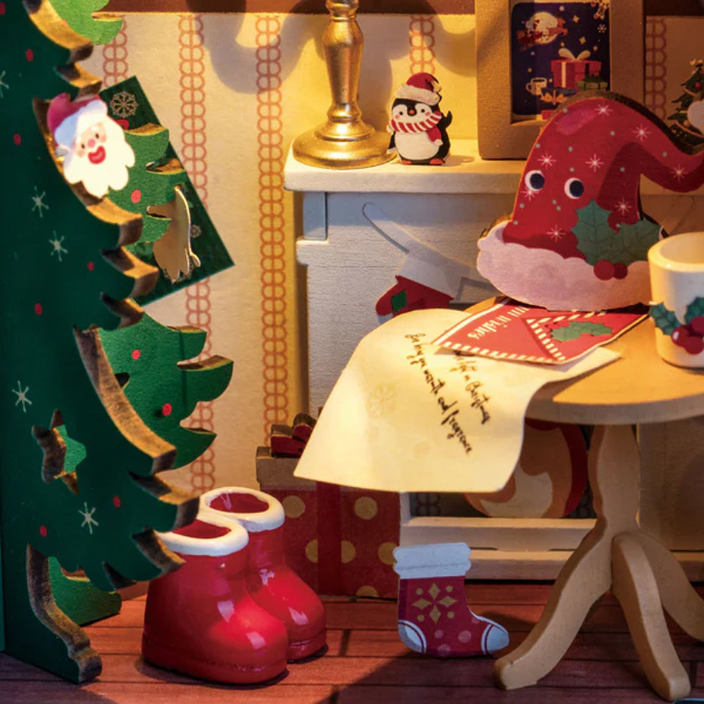 ROBOTIME Rolife Twinkling Christmas House DIY Miniature Dollhouse DS036