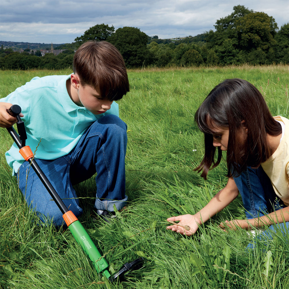 Brainstorm Beginner Metal Detector STEM Toy Age 6+