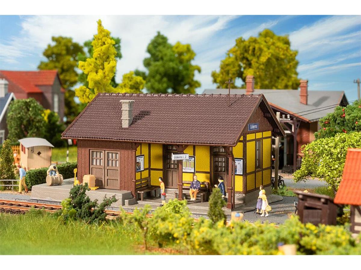 Faller  FA110137 Uderns Railway Station Kit III HO Gauge