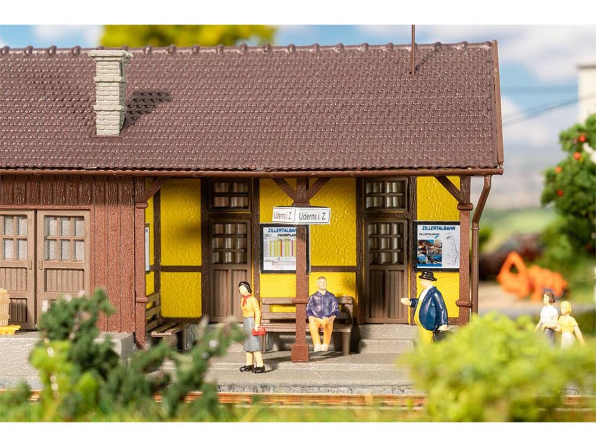 Faller  FA110137 Uderns Railway Station Kit III HO Gauge