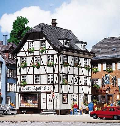 Faller FA130417 Castle Chemists Era II HO Gauge