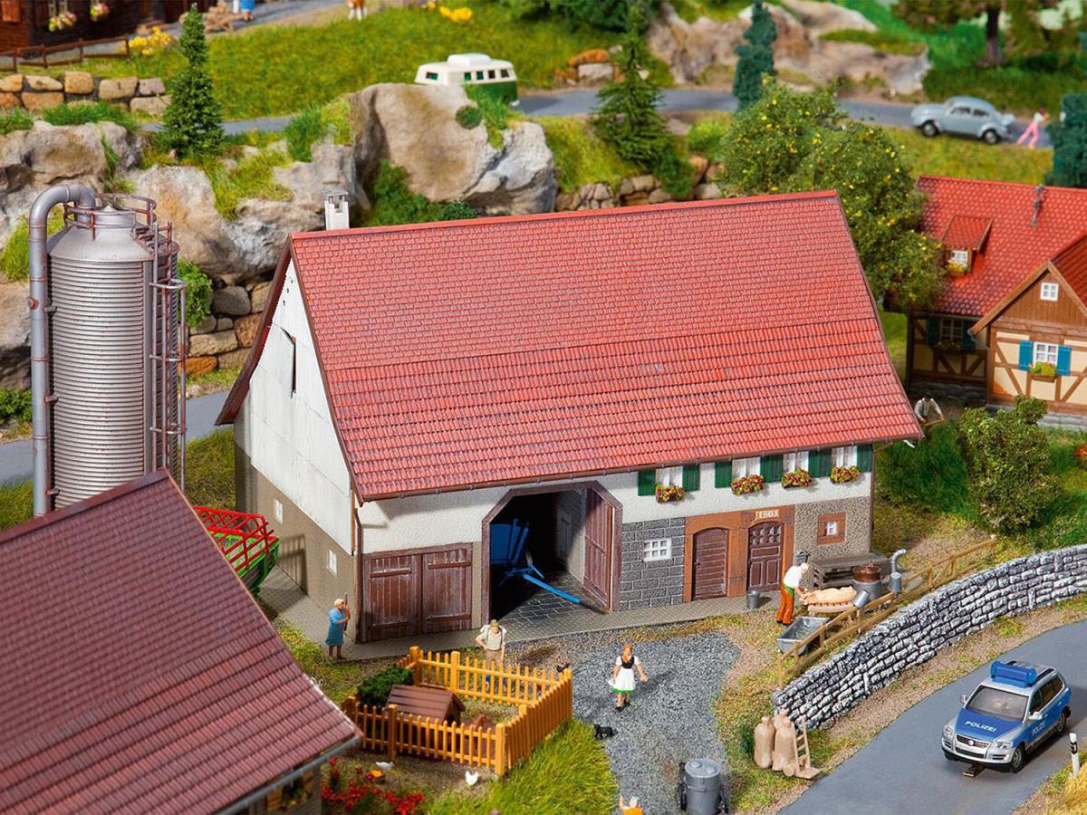 Faller Large Farmhouse Kit I HO Gauge 130535