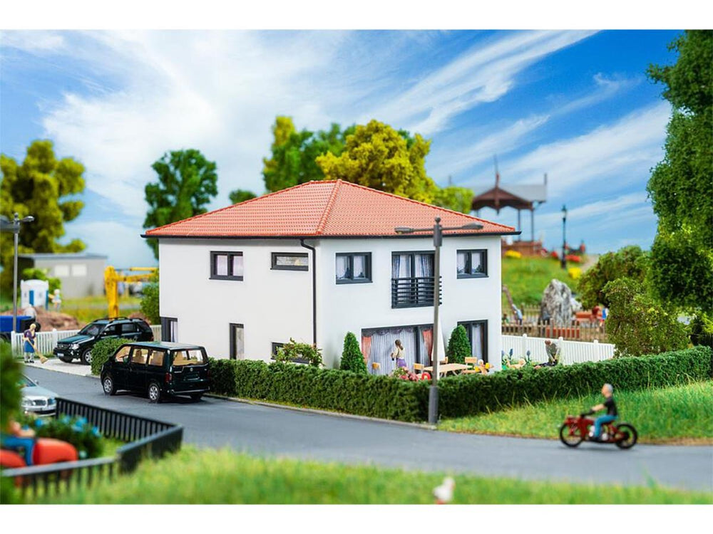 Faller FA130648 WeberHaus Modern House Kit VI HO Gauge