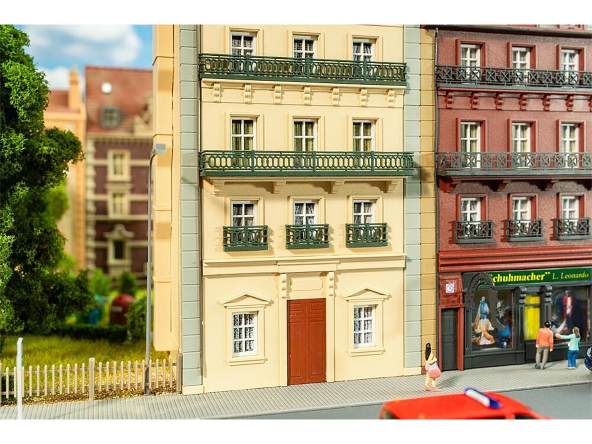 Faller FA130712 Townhouse (6 Storey) Kit III HO Gauge
