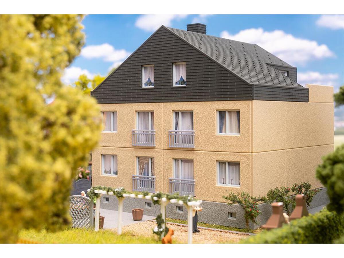 Faller Apartment Block Kit IV HO Gauge 130755