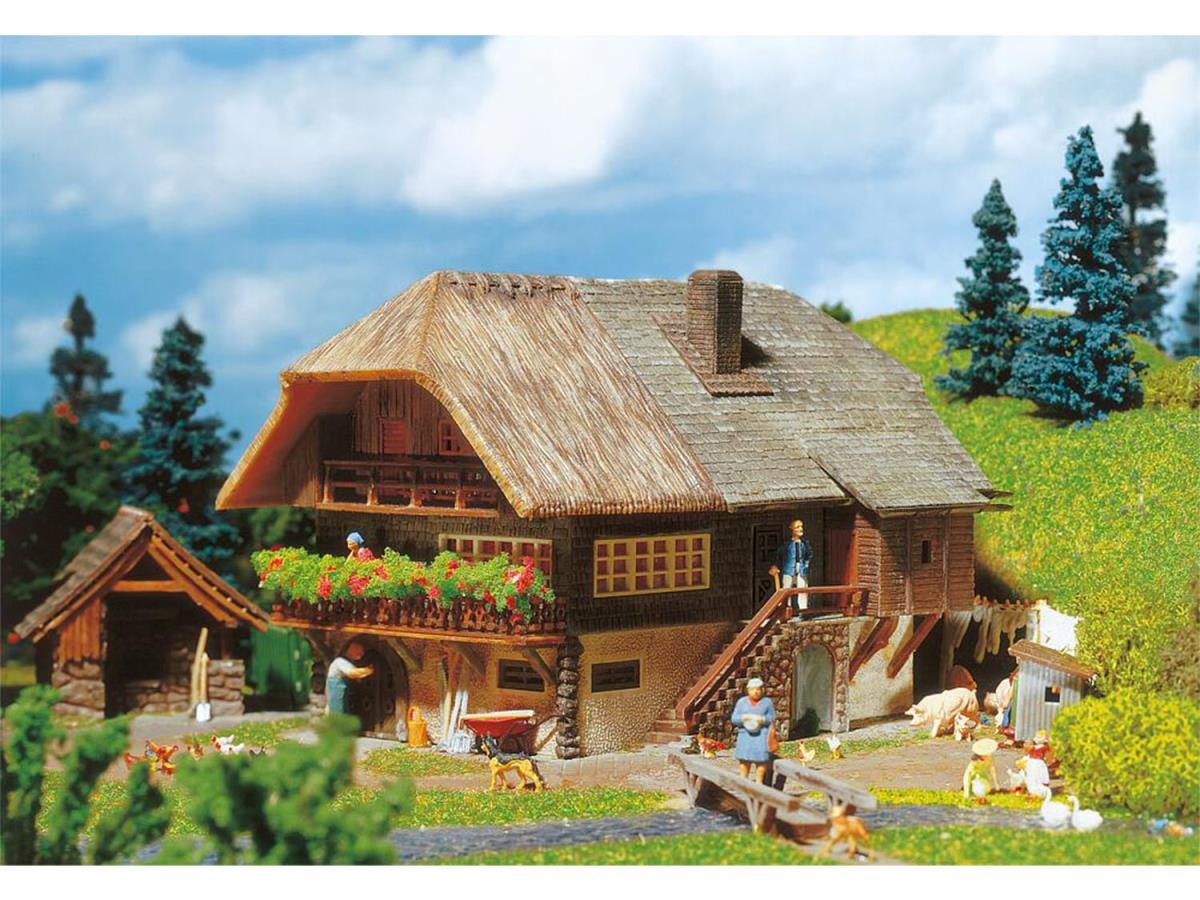 Faller FA131324 Black Forest Farmhouse Hobby Kit I HO Gauge