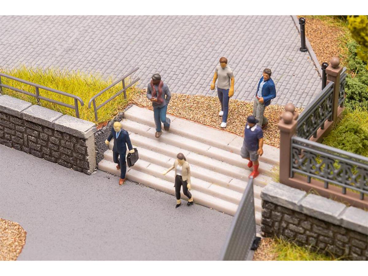 Faller Persons Descending Stairs (6) Figure Set HO Gauge 151727