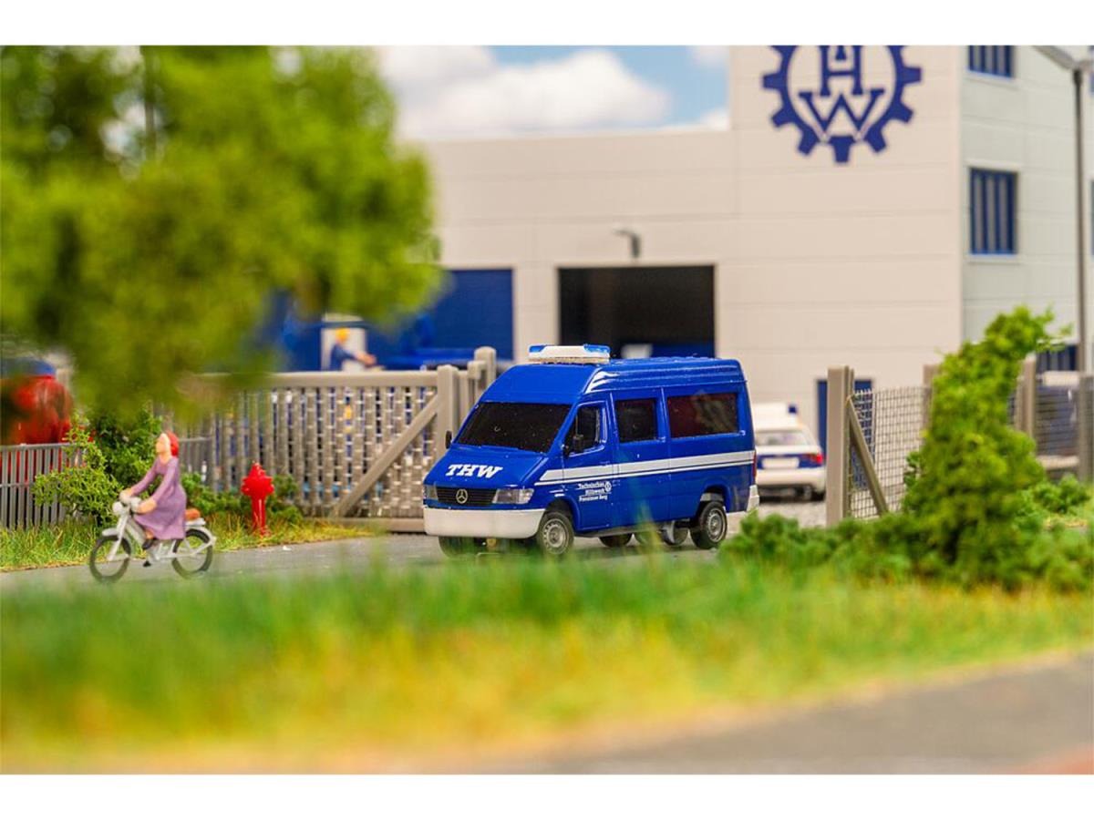 Faller FA161427 Car System MB Sprinter Minibus w/Blue Light V HO Gauge