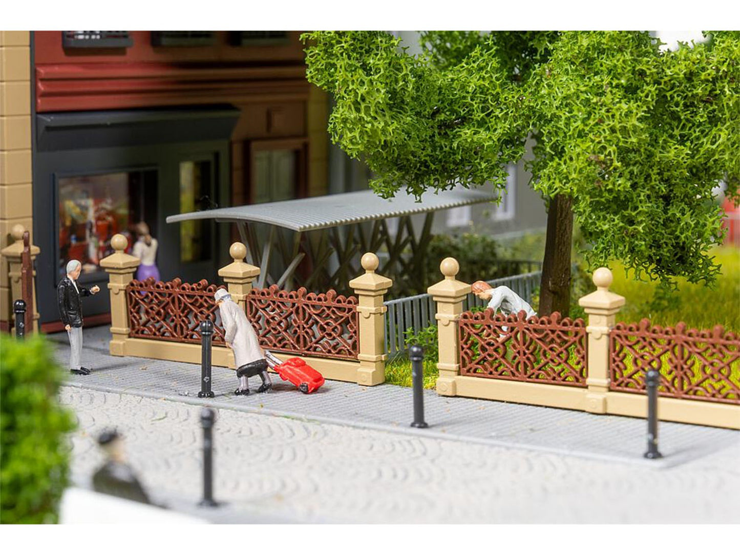 Faller FA180425 Villa Fence Kit Brown 1936mm II HO Gauge