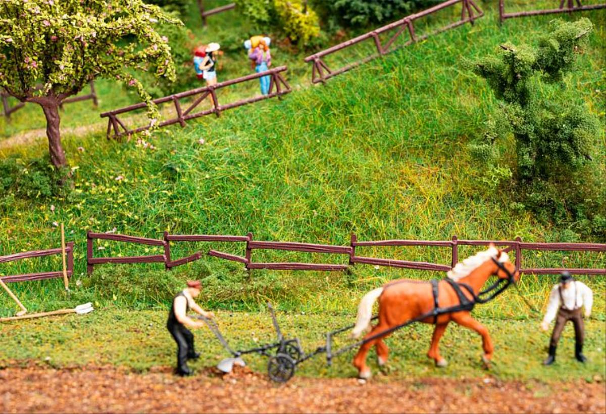 Faller 180857 Garden & Field Fencing 1170mm Kit III