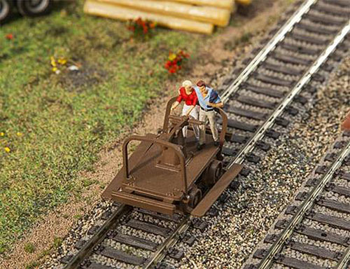 FALLER Hand Operated Pump Wagon Model Kit I HO Gauge 180926