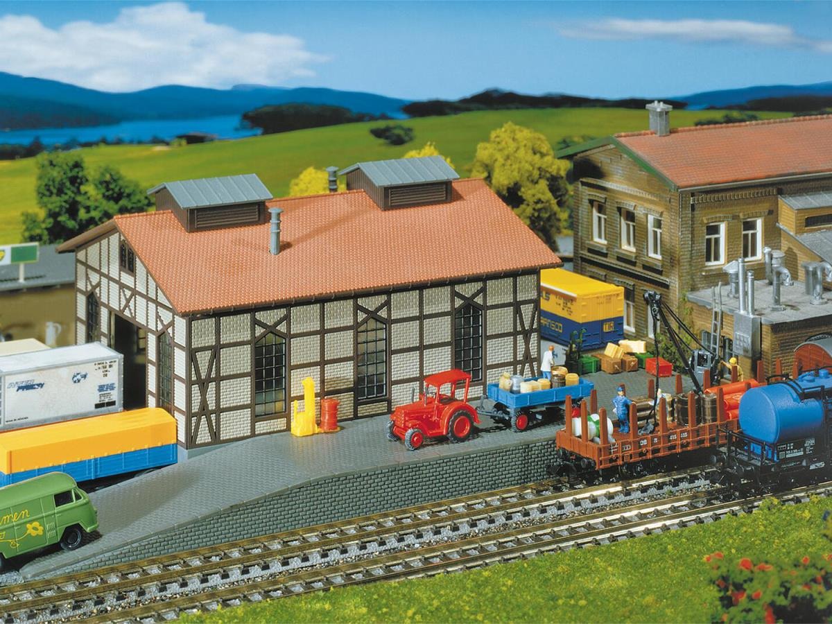 Faller FA222179 Loading Ramp with Crane Kit I N Gauge