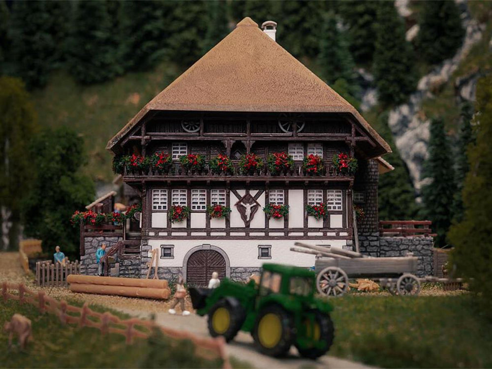 Faller Black Forest Farm w/Figures Anniversary Kit I N Gauge 232010