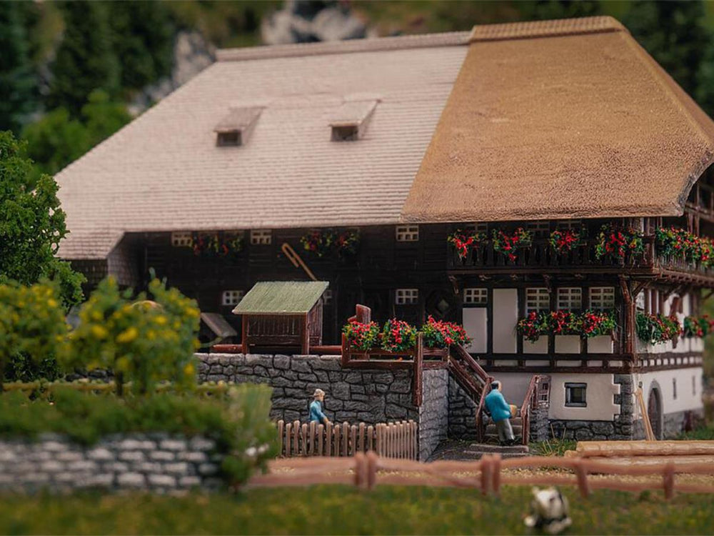 Faller Black Forest Farm w/Figures Anniversary Kit I N Gauge 232010