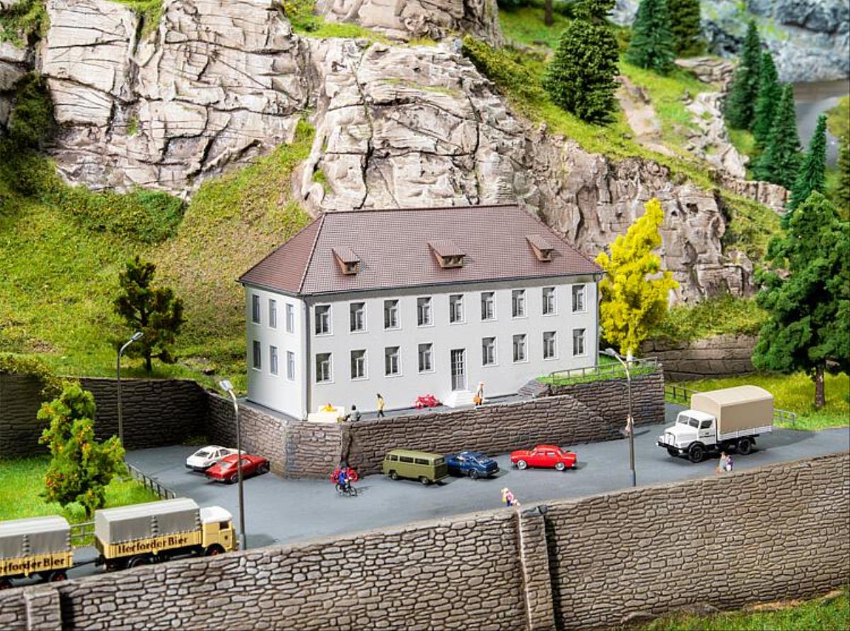Faller 232181 Military Barracks Kit III N Gauge