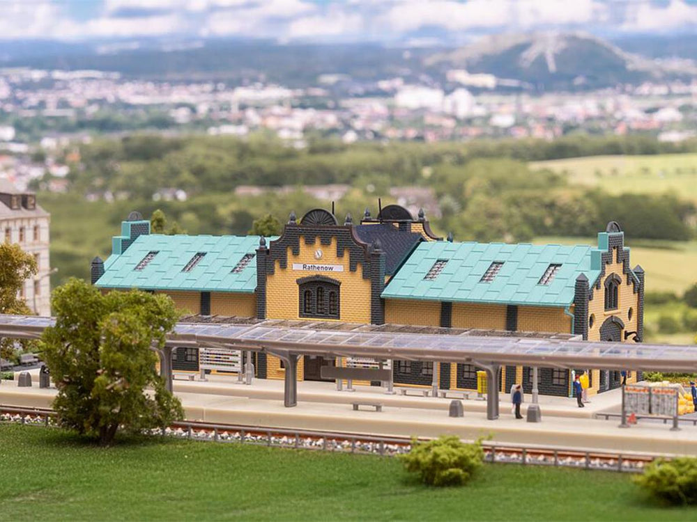 Faller Rathenow City Railway Station Kit I Z Gauge 282701