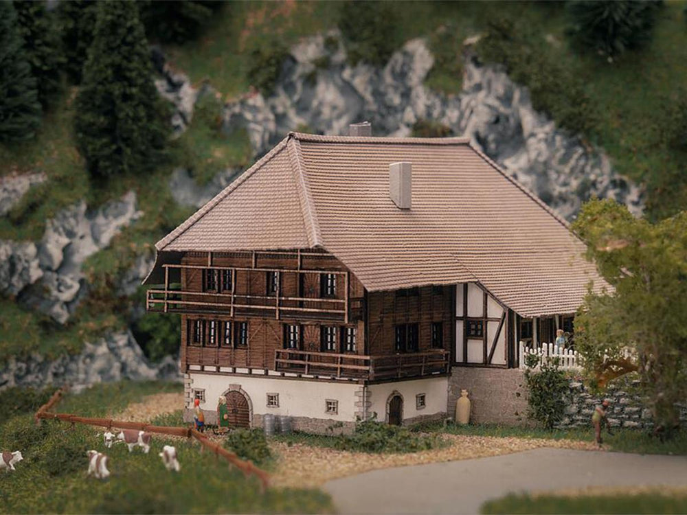 Faller Black Forest Farm Anniversary Kit I Z Gauge 282784