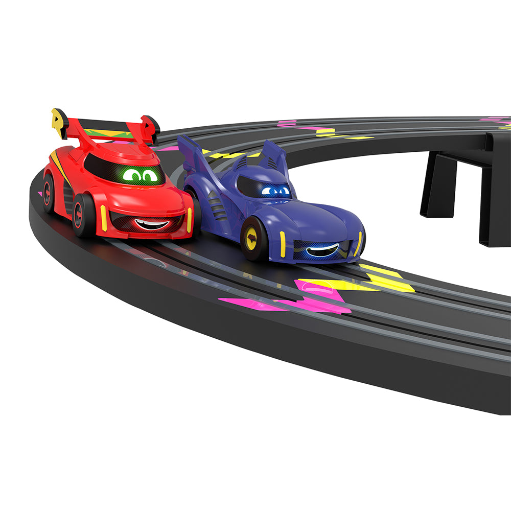 Micro Scalextric G1185M DC Batwheels: Batman vs Robin Battery Powered Race Set