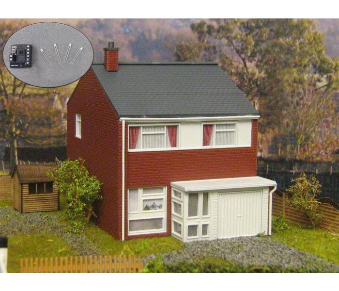 Gaugemaster Fordhampton 1960s 3 Bedroom House Kit with LED Lighting GM405L