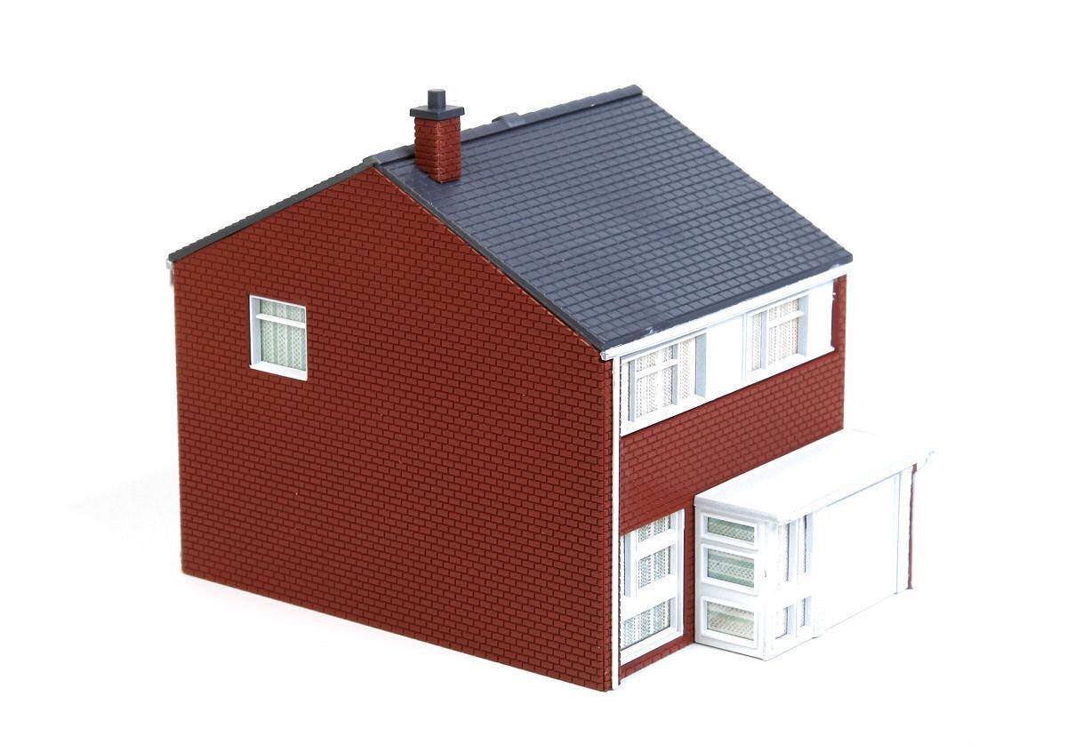 Gaugemaster Fordhampton 1960s 3 Bedroom House Kit with LED Lighting GM405L