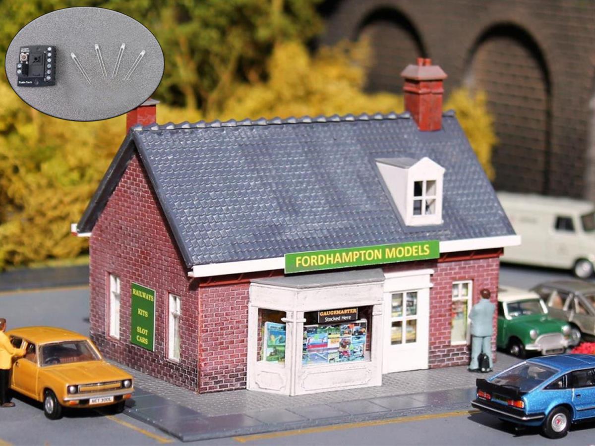 Gaugemaster Fordhampton Model Shop with LED Lighting GM431L OO