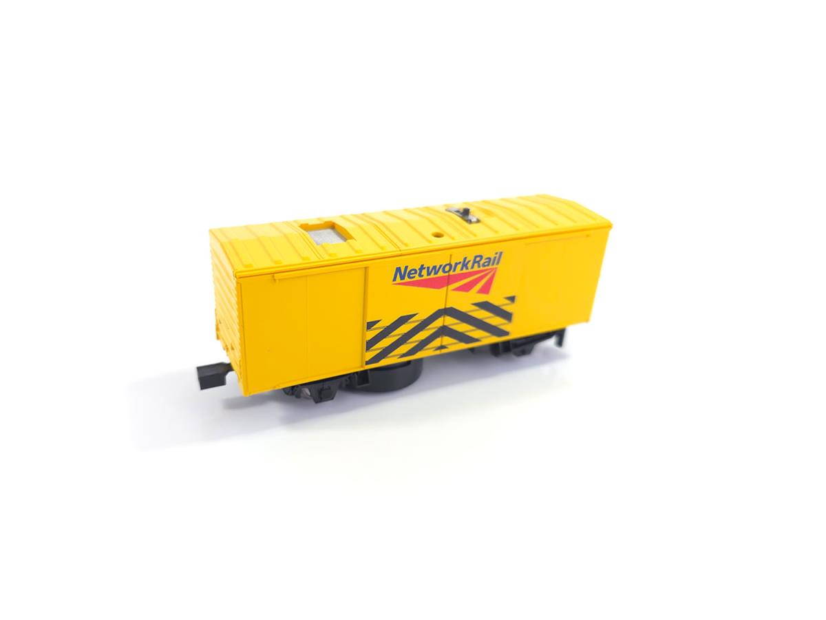 Gaugemaster Network Rail Battery Operated Track Cleaning Wagon GM4450101