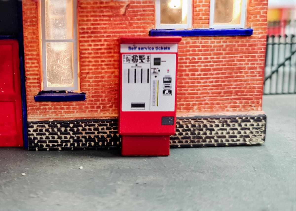 GAUGEMASTER GM474 Modern Train Ticket Machines 2pcs (Pre-Built) OO Gauge