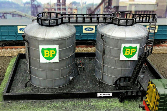 Kestrel Oil Storage Tanks (2) N Gauge GMKD1009