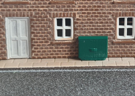 Kestrel GMKD86 Telecoms Cabinets 3pcs (Pre-Built) N Gauge