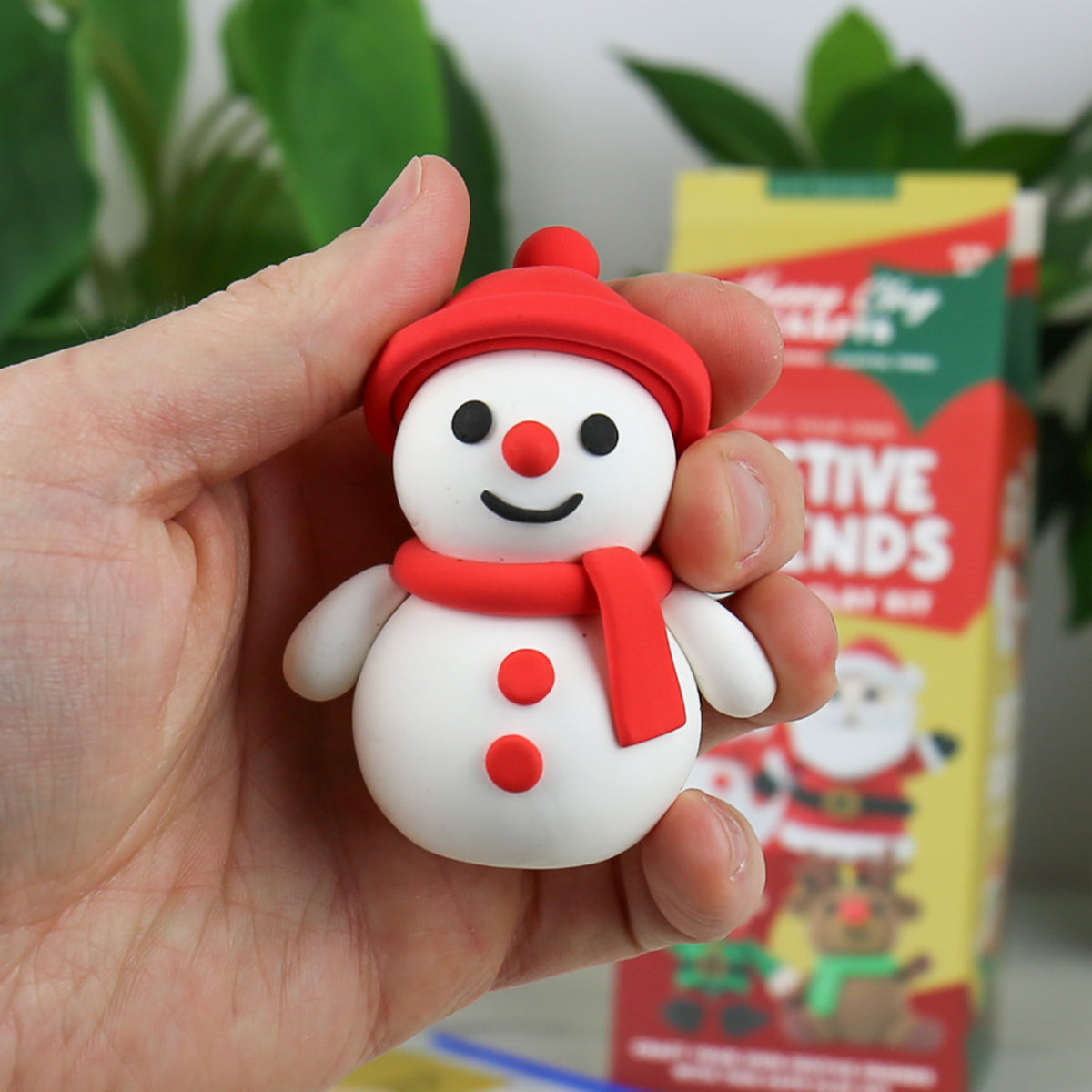 Gift Republic Festive Friends Air Dry Clay Kit