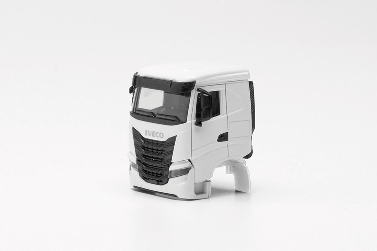 Herpa Iveco S-Way Cab White (2) HA085496 HO Gauge