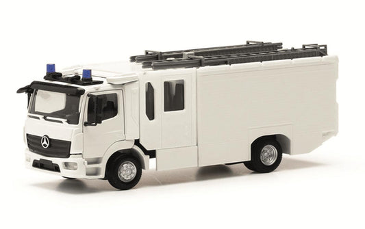 Herpa MB Atego 2013 Z Cab Fire Engine (2) HO Gauge HA085779