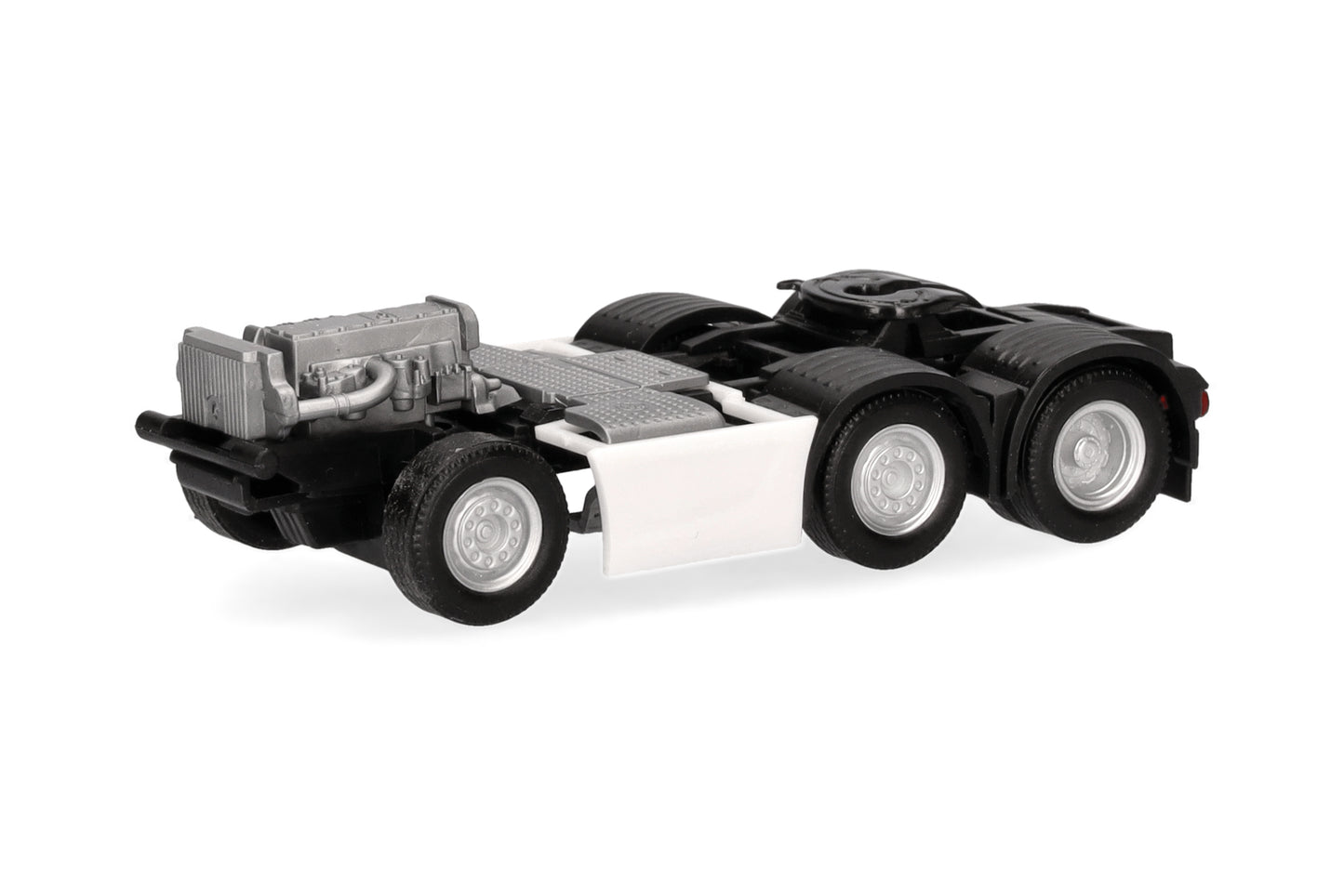 Herpa Iveco S-Way (6x2) 3 Axle Chassis (2) HA086011 HO Gauge