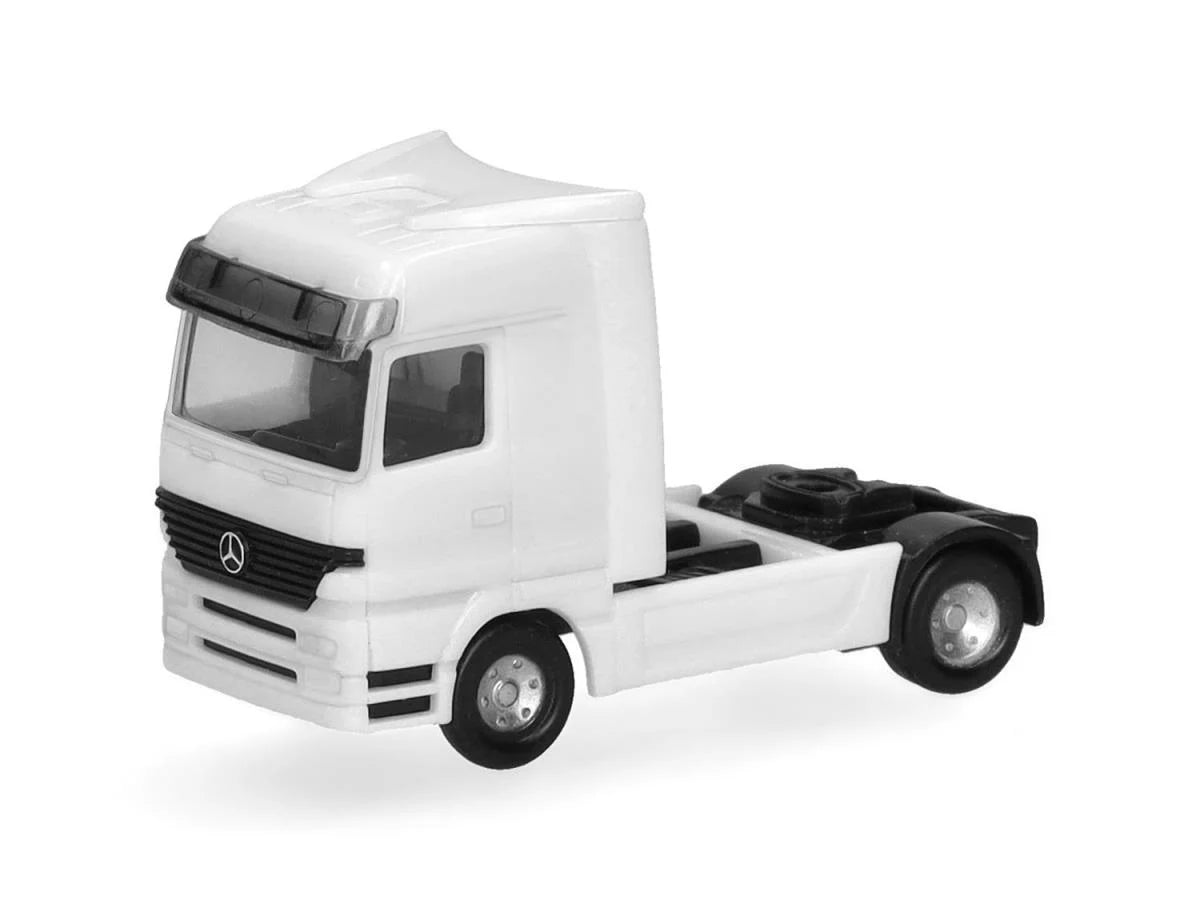 Herpa MB Actros LH 2 Axle Rigid Tractor White (2) HA086073 HO Gauge