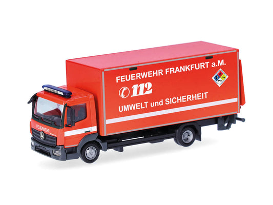 Herpa MB Atego 13 Box Truck w/Tail Lift Feuerwehr Frankfurt HA099226 HO Gauge