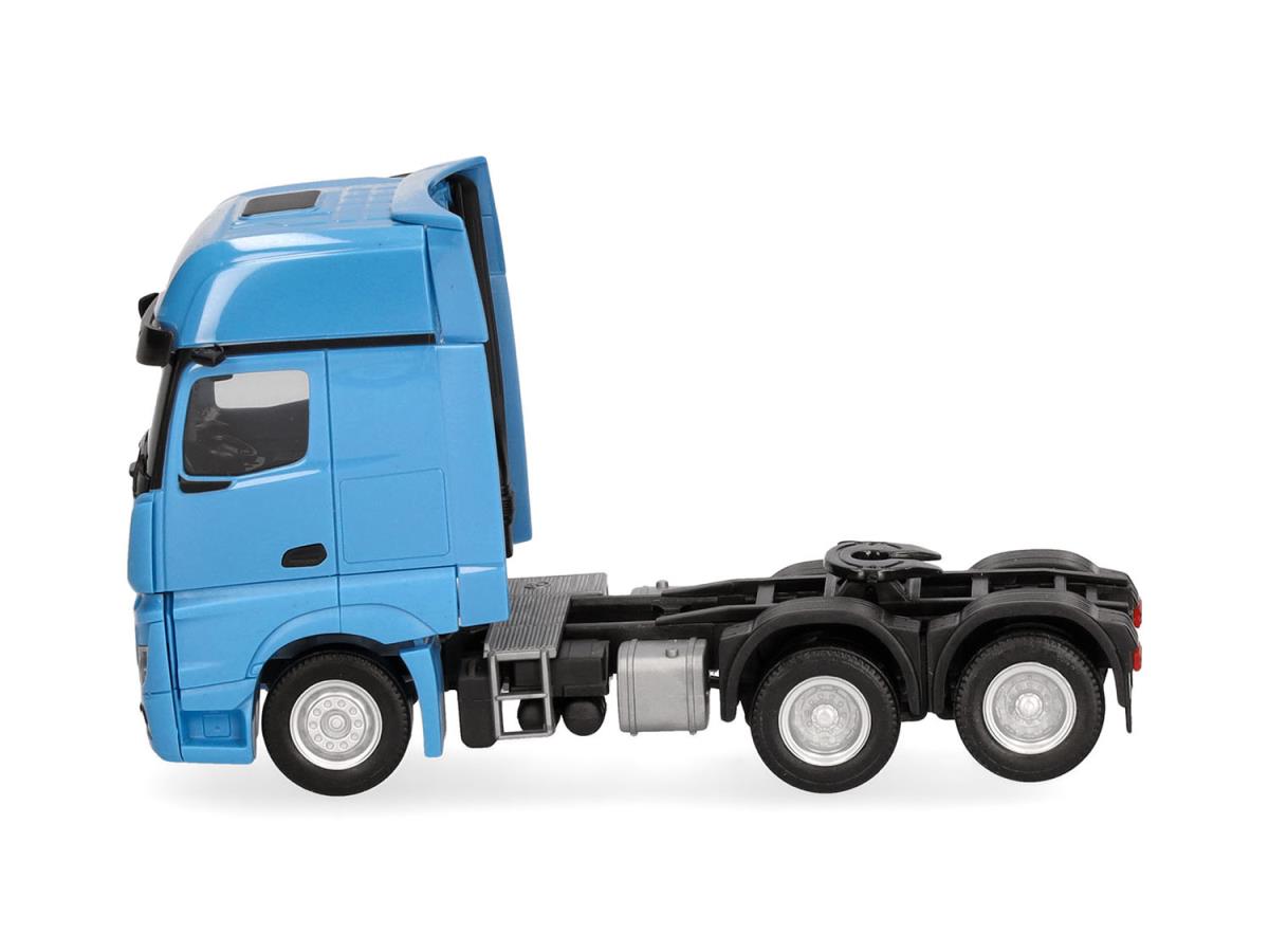 Herpa MB Actros L Gigaspace 3 Axle 6x4 Rigid Tractor Light Blue HA317917-002