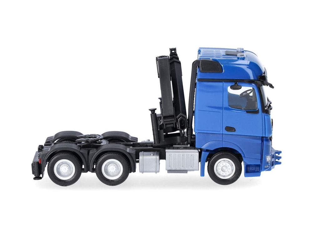 Herpa MB Arocs 18 Bigspace 3 Axle Rigid Tractor w/Crane Blue HA318747 HO Gauge