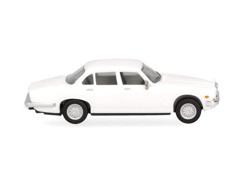 Herpa Jaguar XJ Series III White HA420587-002 HO Gauge